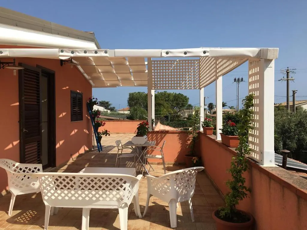 La Stanza Delle Muse In Villa Con Piscina Fontane Bianche Italien