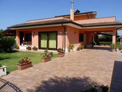 La Stanza Delle Muse In Villa Con Piscina Fontane Bianche Italien